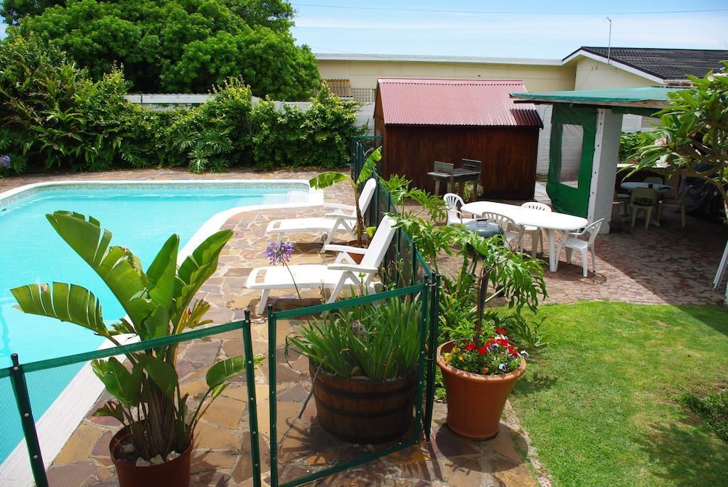 Aqua Marine Guest House Port Elizabeth Exterior photo
